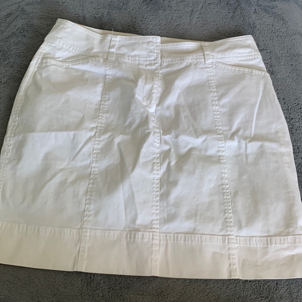White Jones New York jean skirt size 10